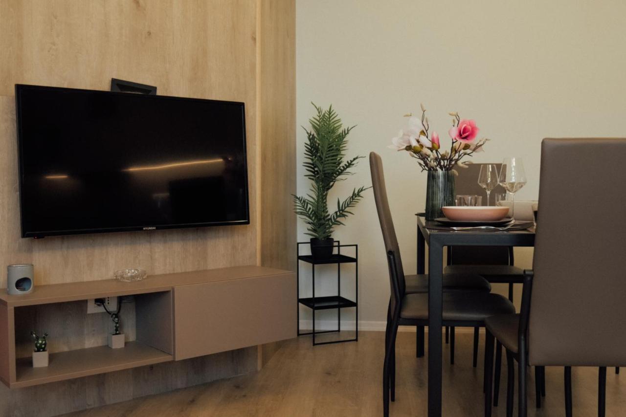 Newly Renovated Apartment Tirana Exterior foto